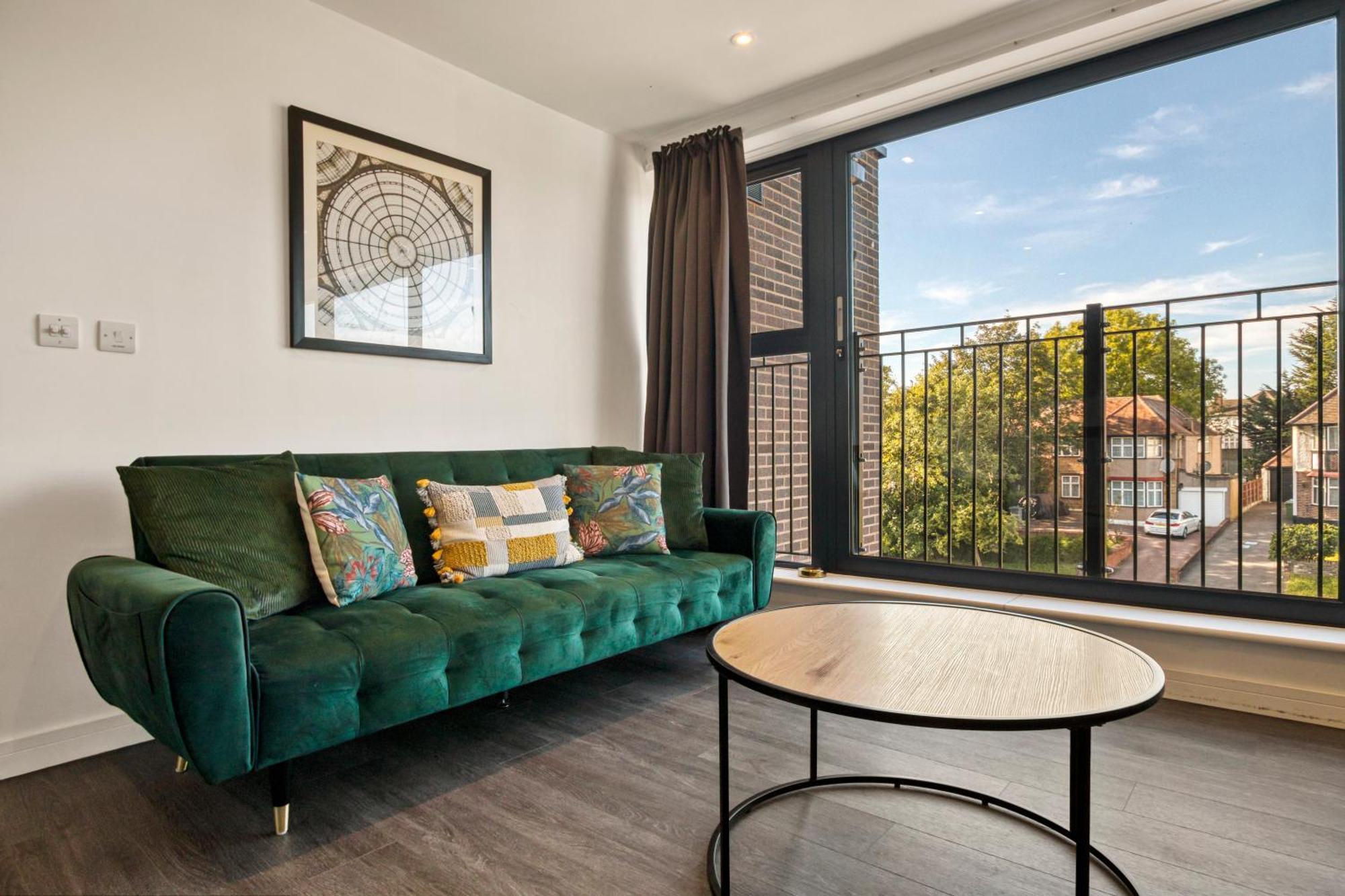 Modern Penthouse In Wembley Lejlighed London Eksteriør billede