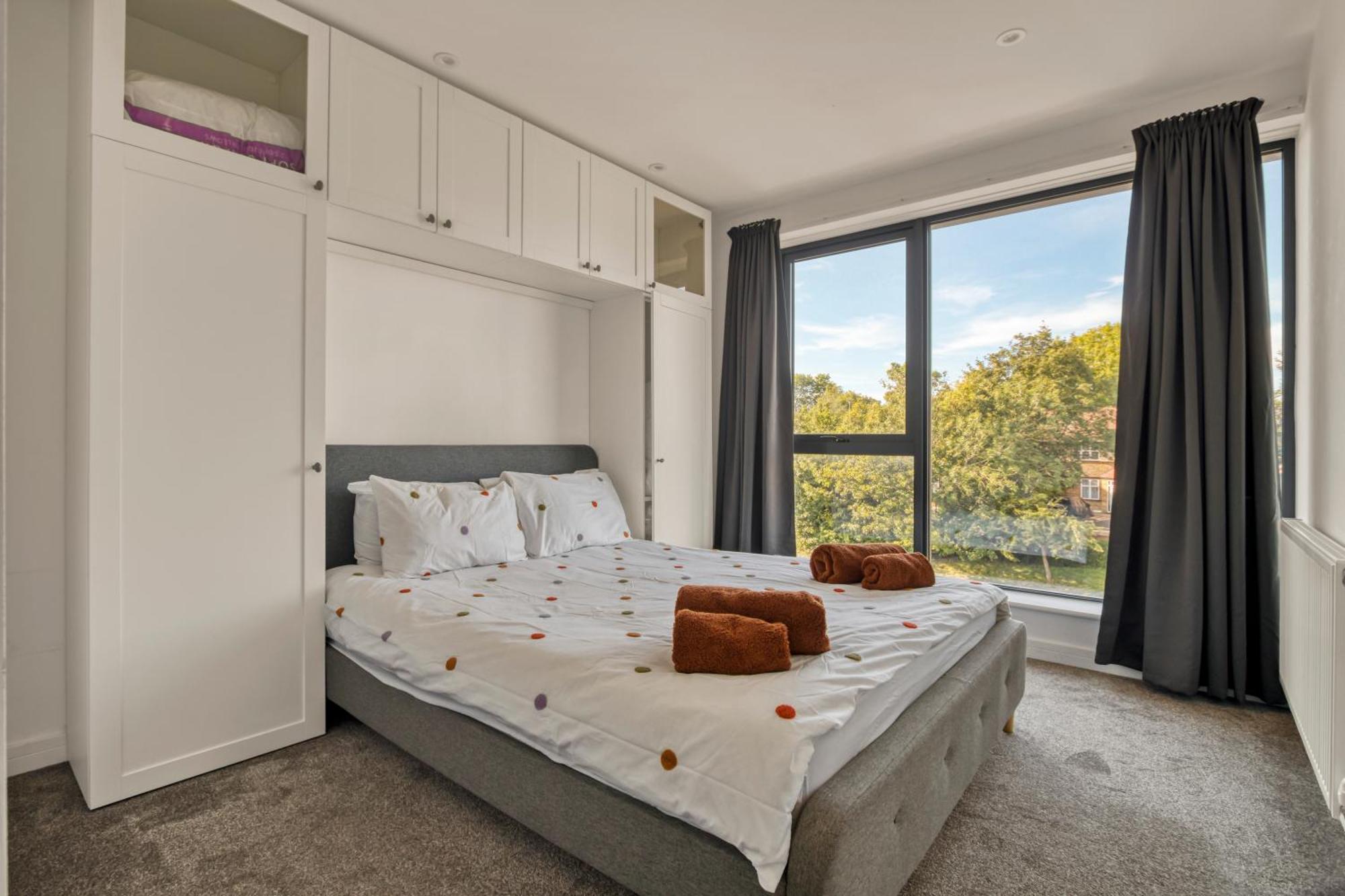 Modern Penthouse In Wembley Lejlighed London Eksteriør billede
